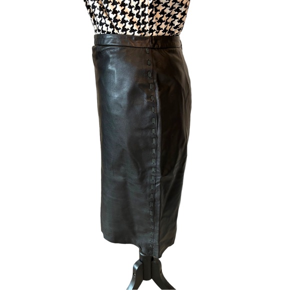 BCBGMAXAZRIA Black Mid-length Leather Skirt Size 4 - Picture 3 of 5